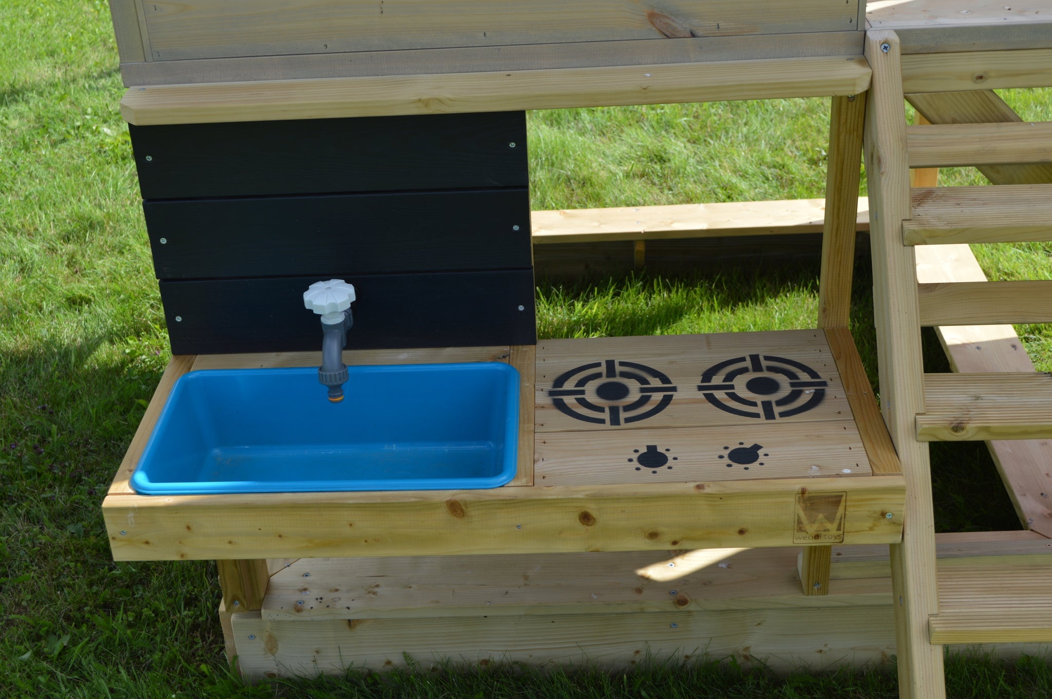 M9R-K Summer Adventure House with Platform, Slide and Single Swing + Kitchen Attachment