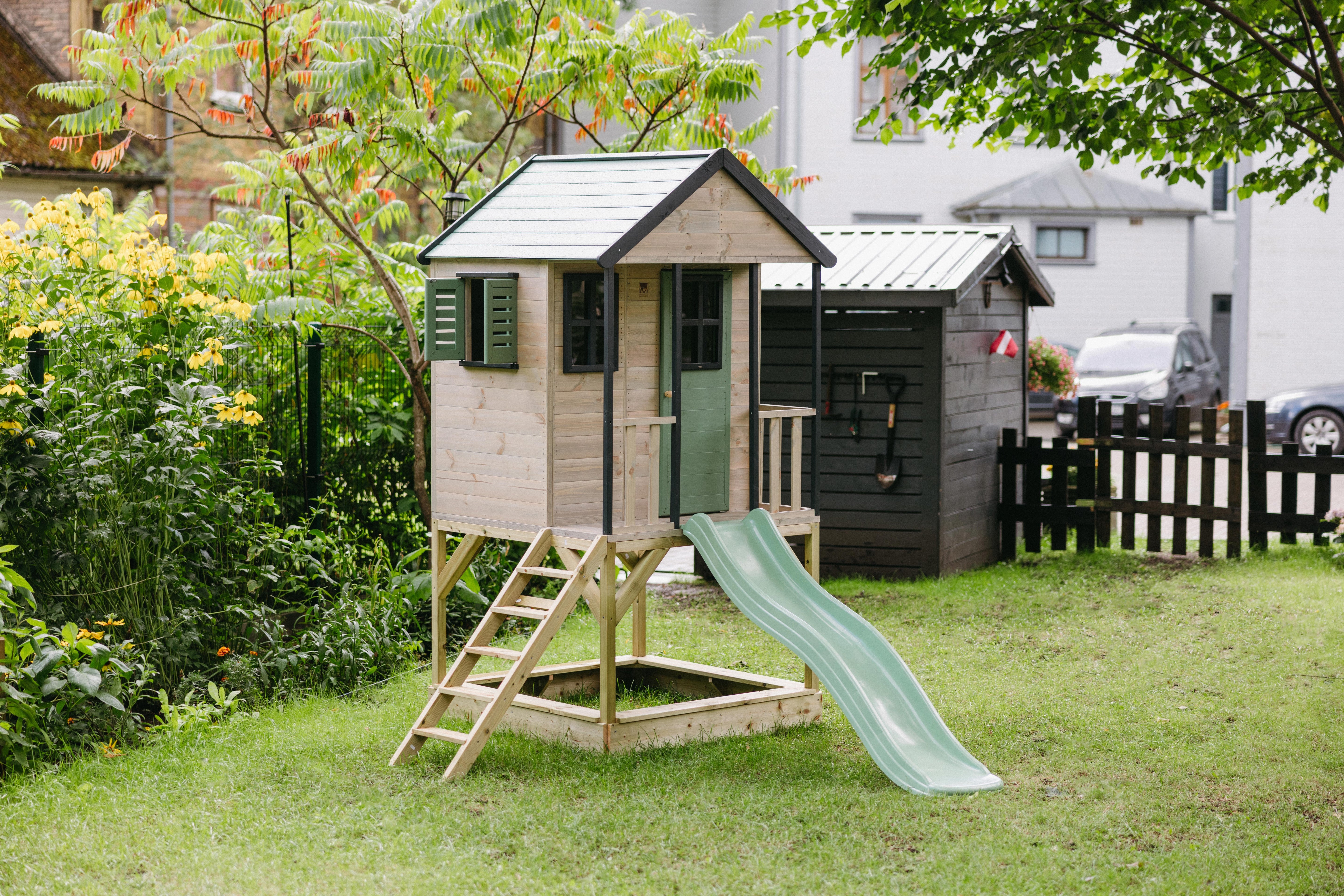 M48 Adventure Cottage House with Platform and Slide