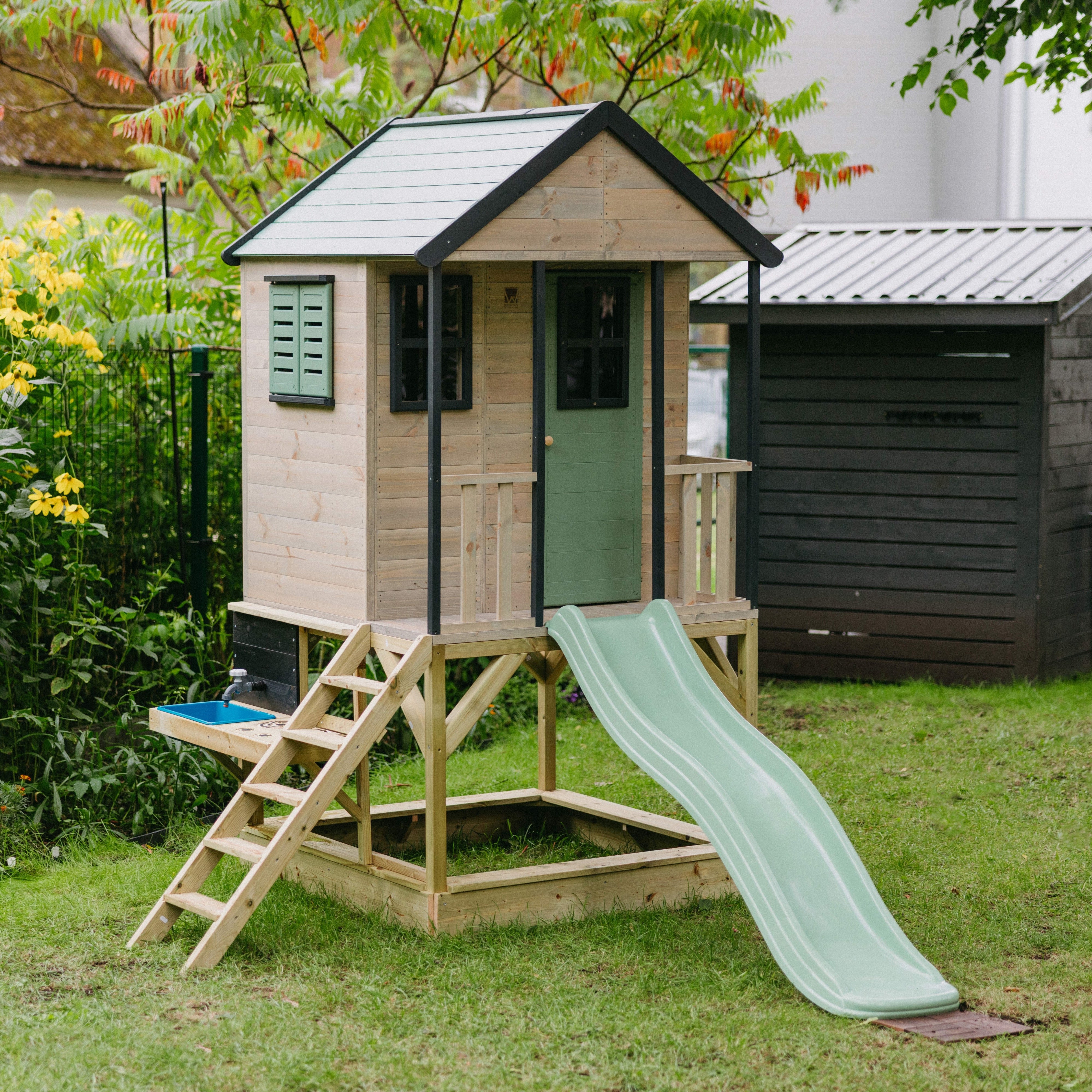 M48-K Adventure Cottage House with Platform and Slide + Kitchen Attachment