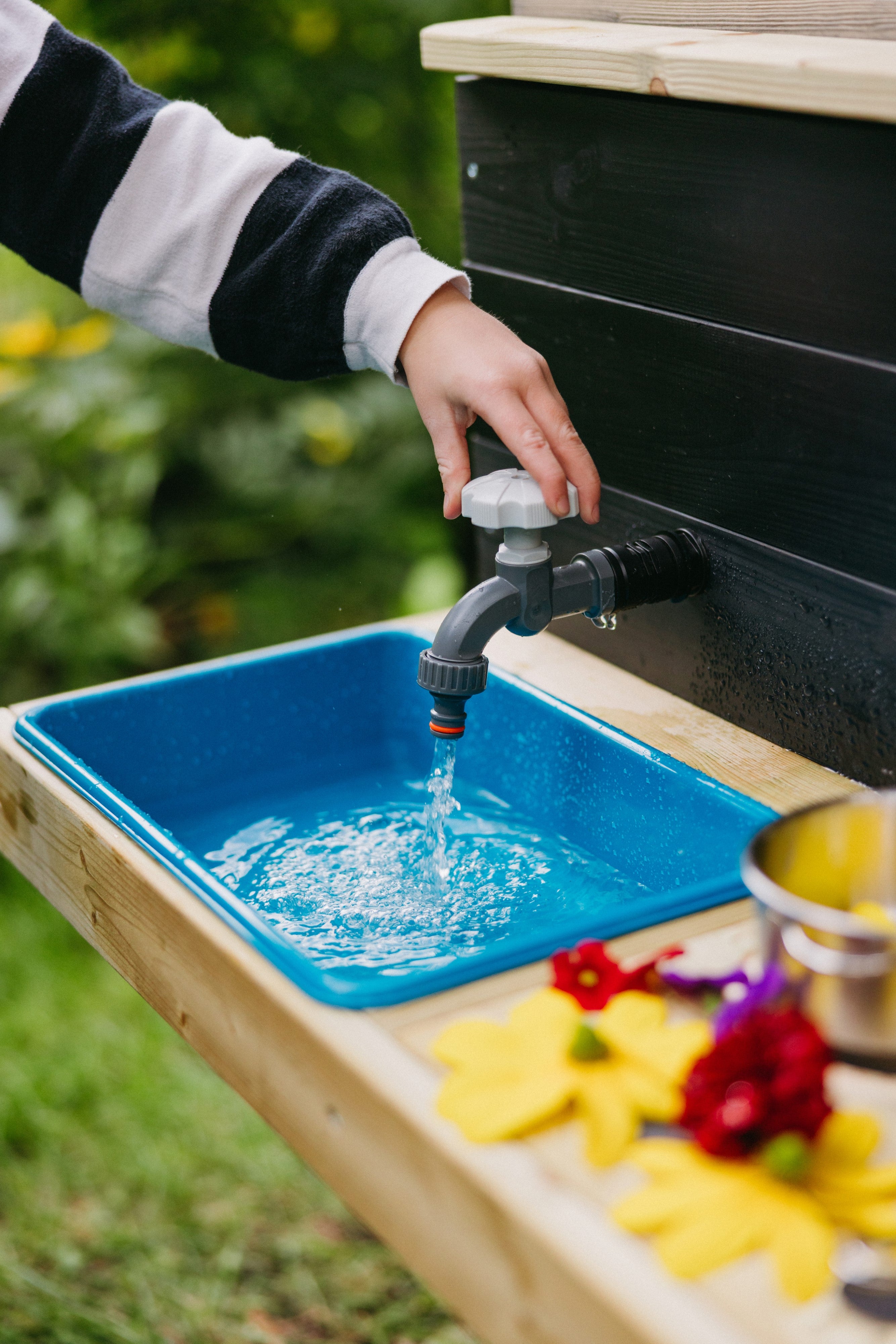 M48-K Adventure Cottage House with Platform and Slide + Kitchen Attachment