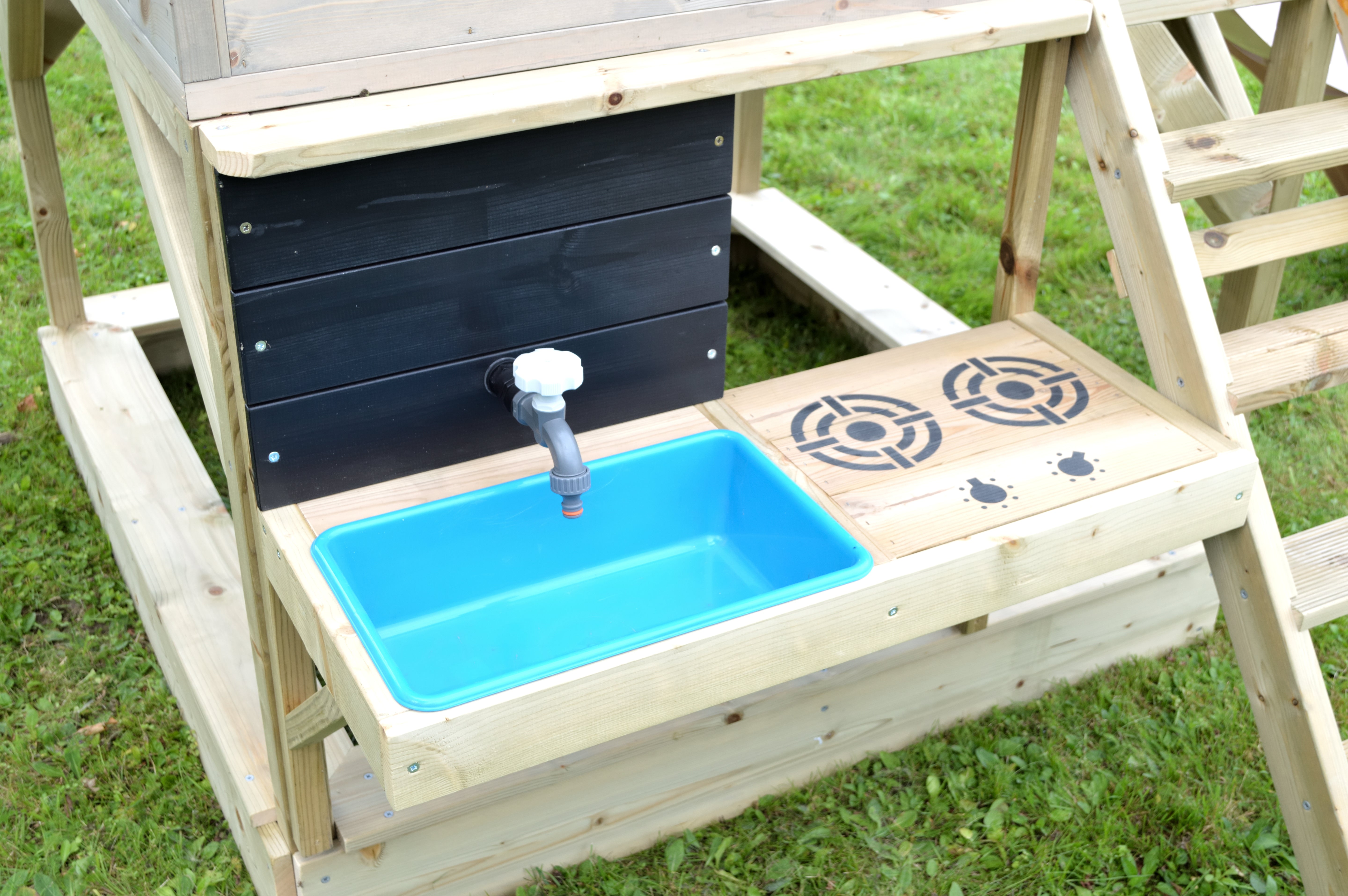 M48-K Adventure Cottage House with Platform and Slide + Kitchen Attachment