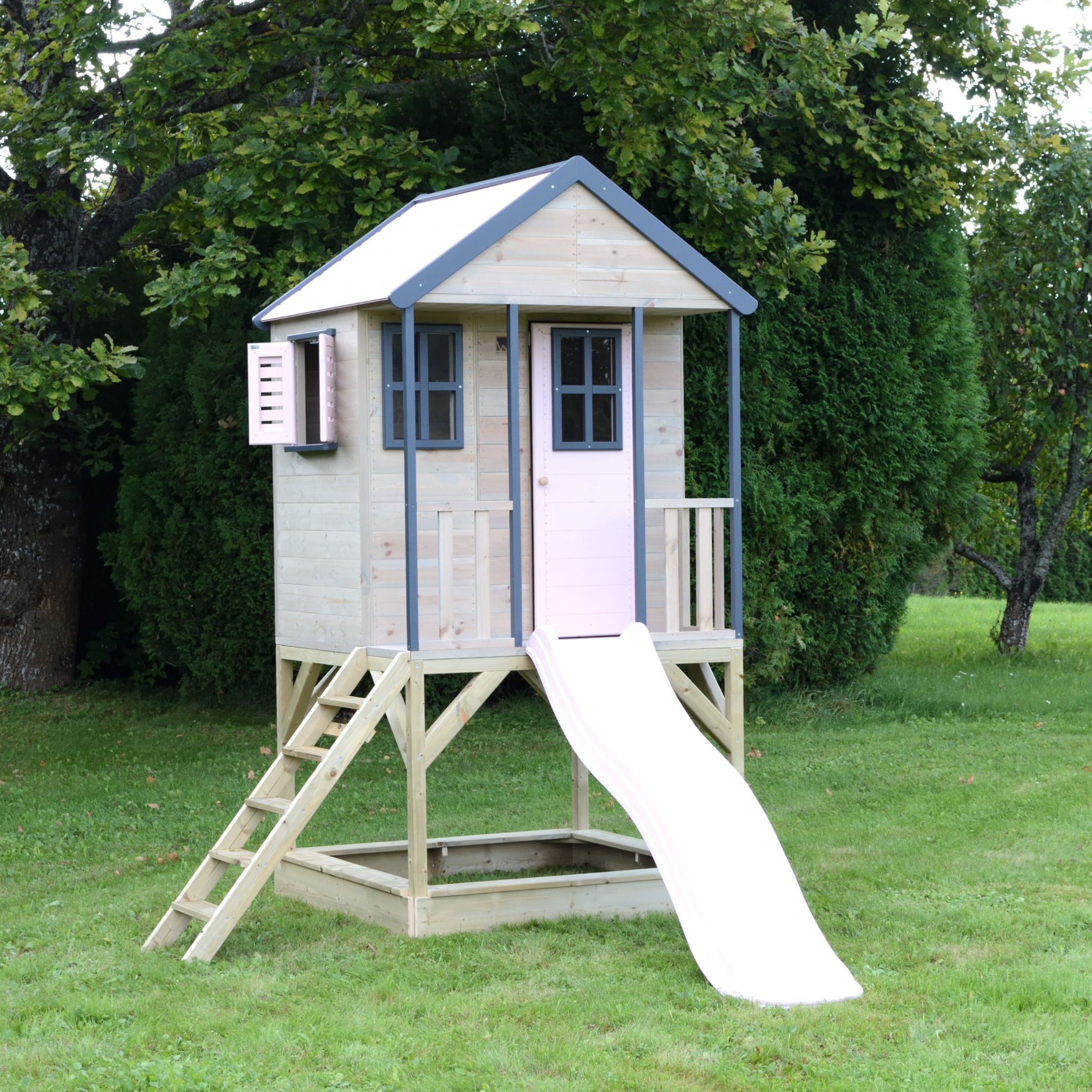 M48 Adventure Cottage House with Platform and Slide
