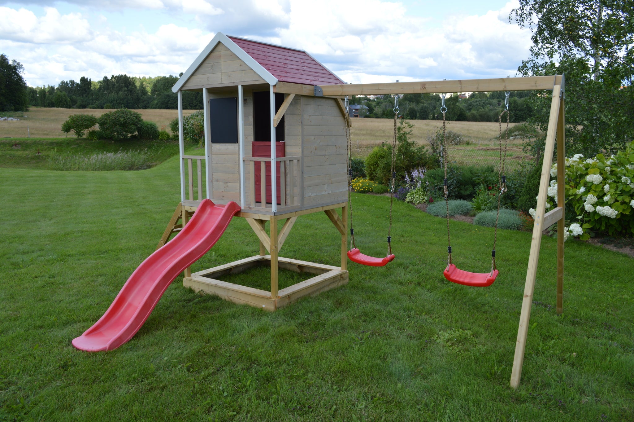 Wendi Toys M29R Summer Adventure House with Platform, Slide and